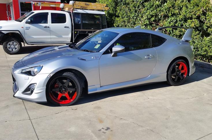 TOYOTA 86 WASABI BLACK OR RED